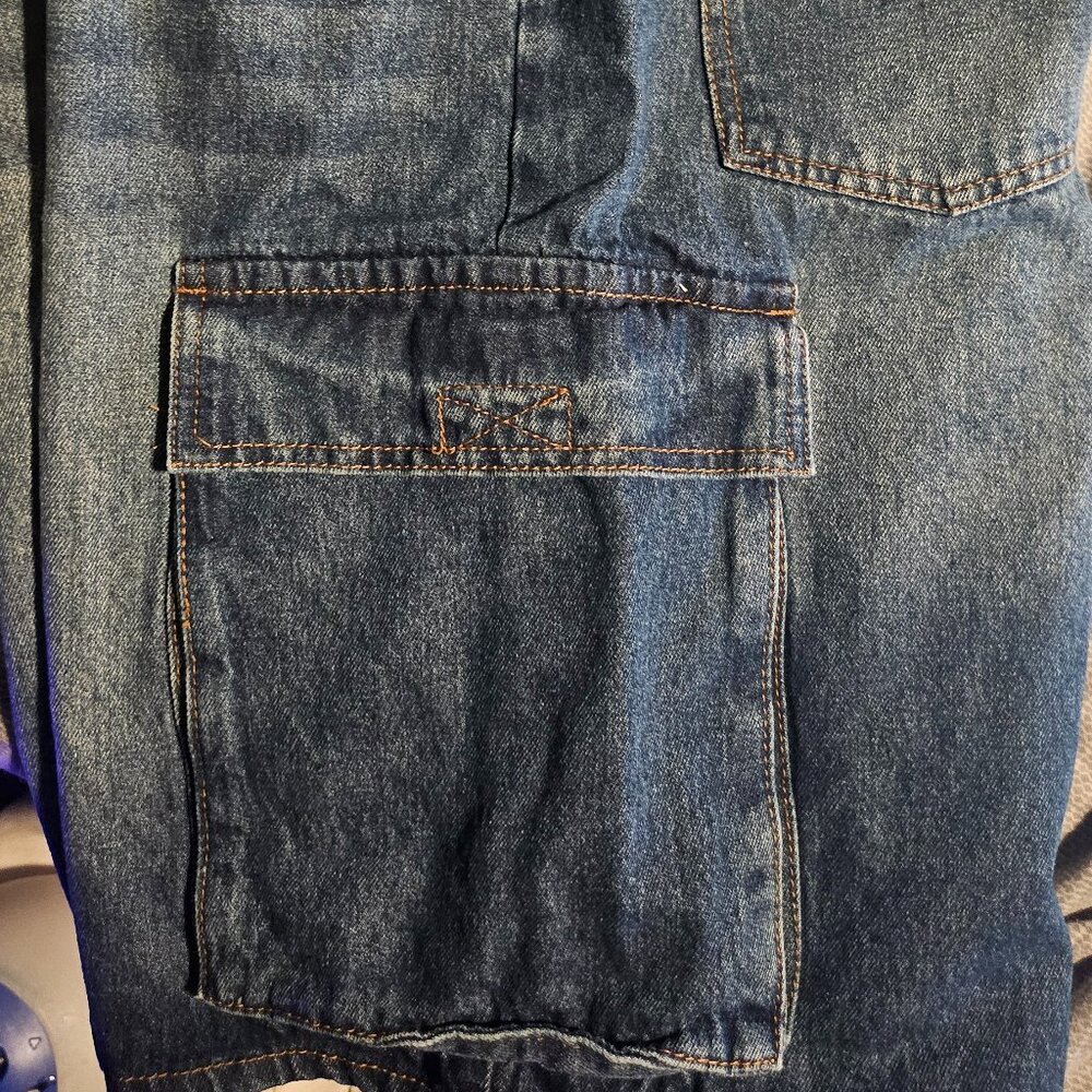 Shorts - Picture 3 of 3
